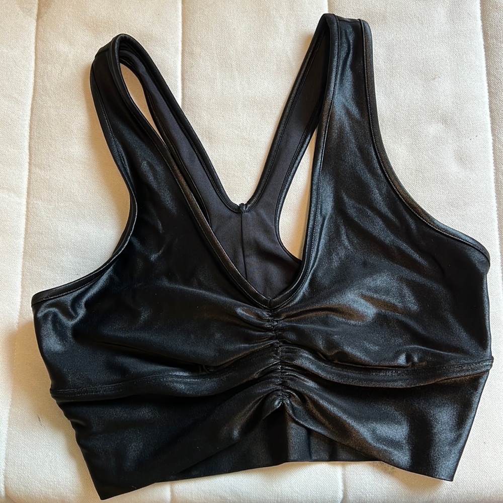 Alo Wild Thing in Black Shine